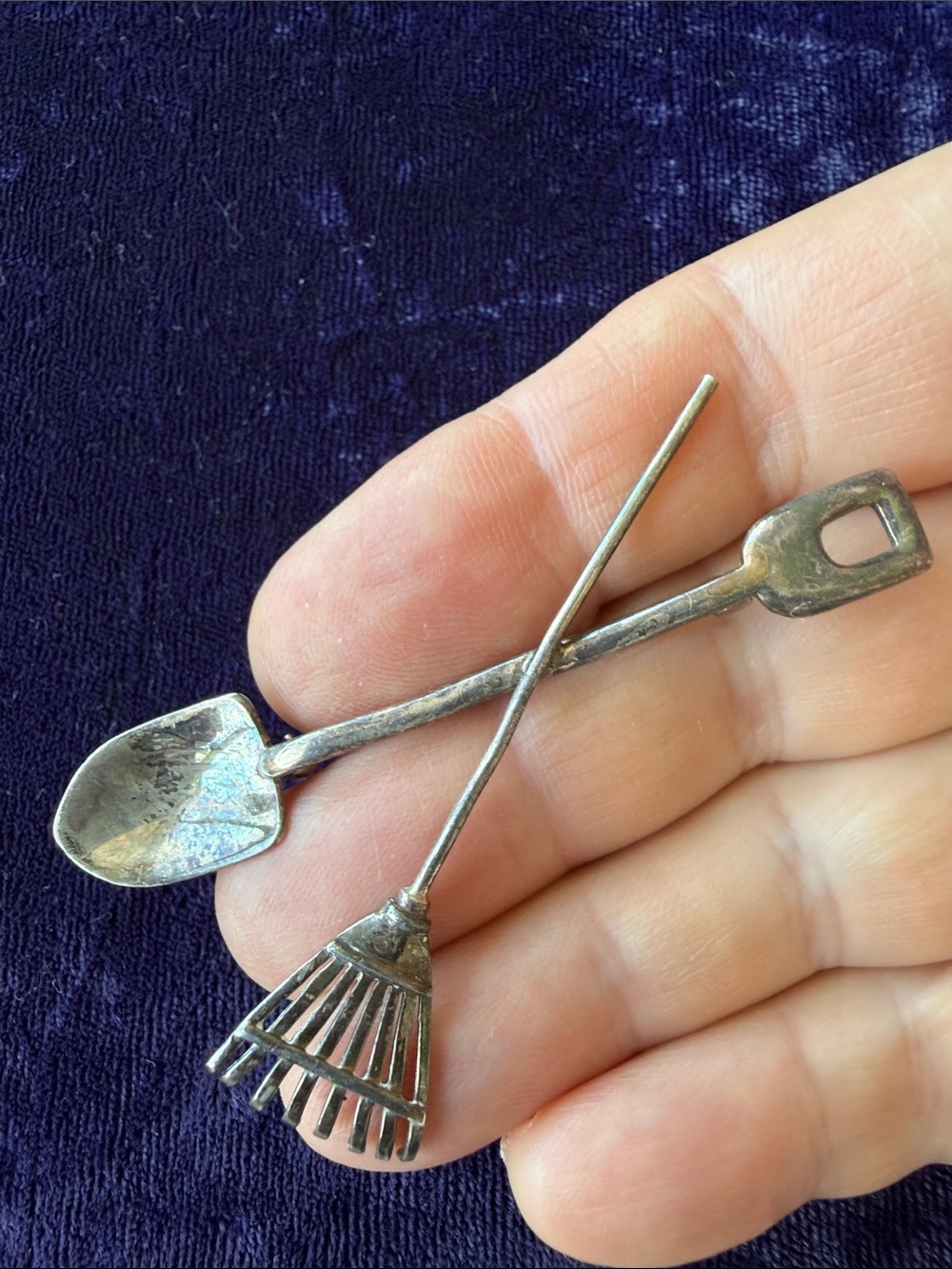 Vintage 925 sterling silver gardening tool pin brooch - Picture 2 of 7